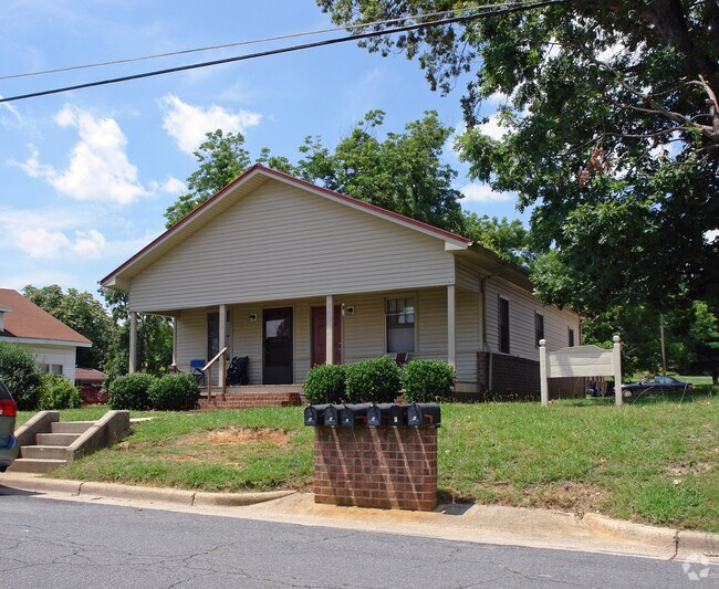 Chateaux Apts - Chateaux Apartments