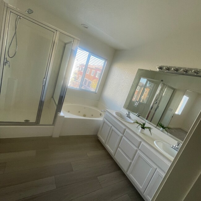 Photo - 1924 Rochester St