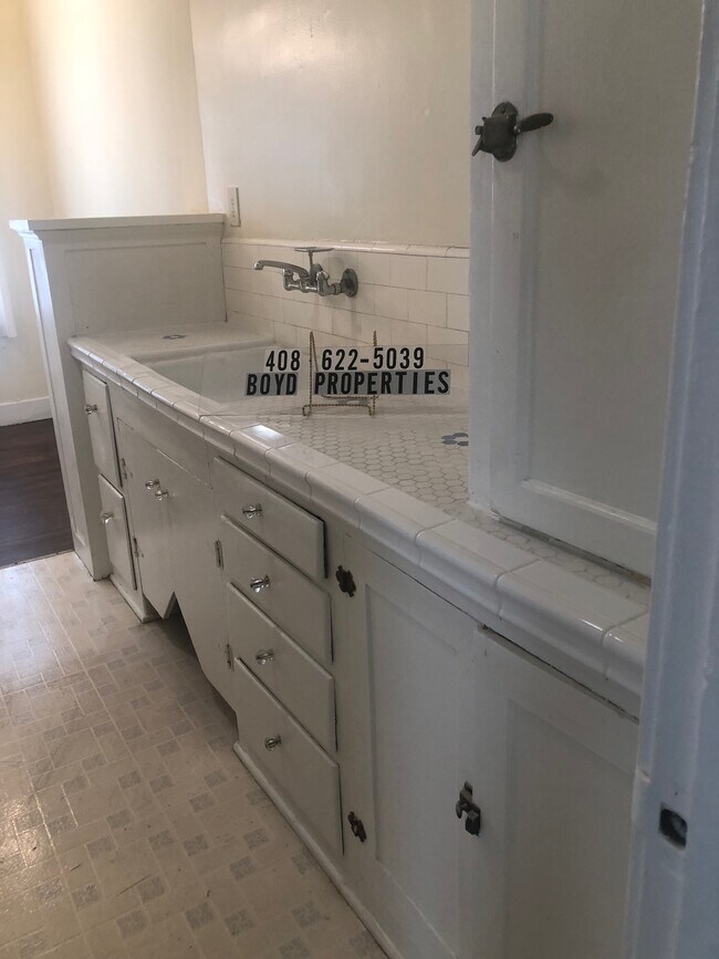 Photo - 708 N 1st St