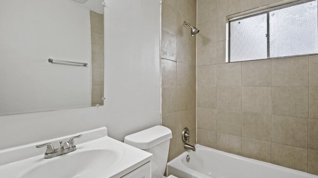 Photo - 612 Marshall