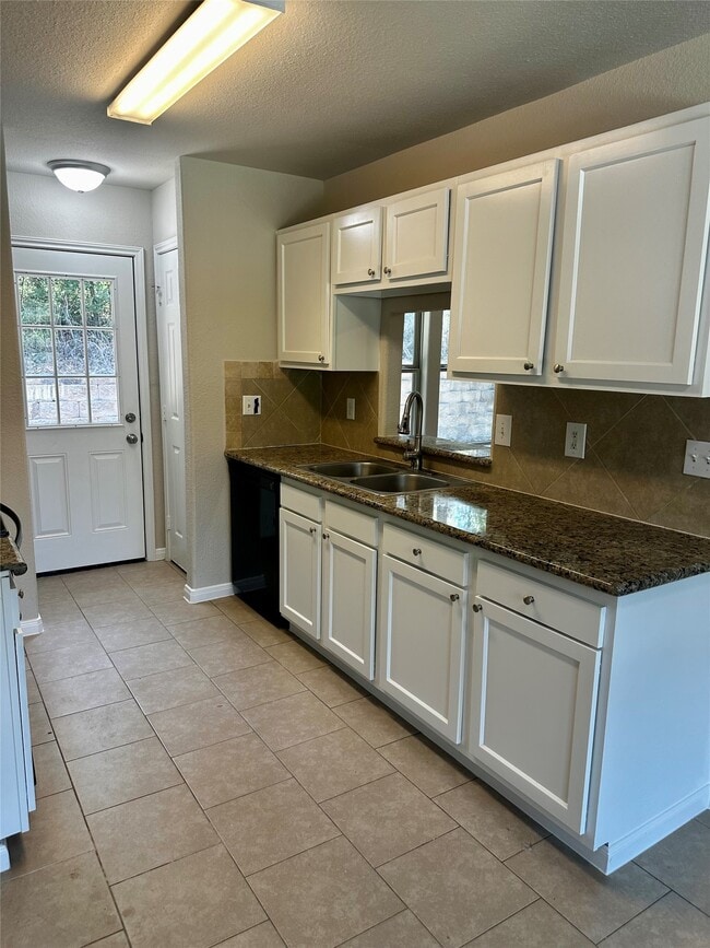 Photo - 513 Valleyview Dr
