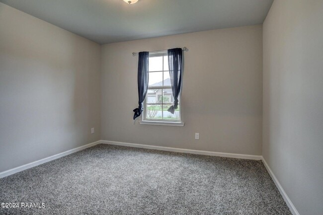 Photo - 107 Emerald Star Ln