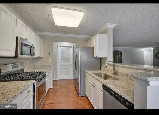 kitchen - 705 Harvest Run Dr Unit 203