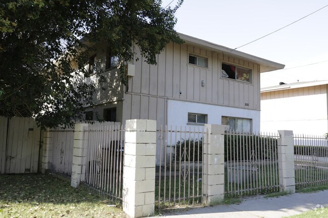 Photo - 1826 W Glencrest Ave