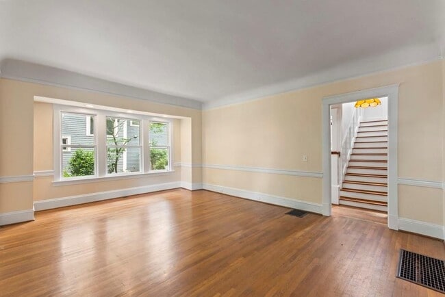 Photo - 327 Adams St