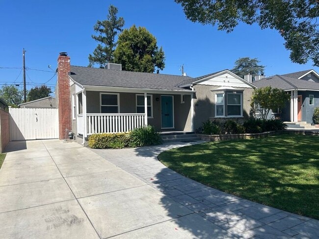 Photo - 825 N Frederic St