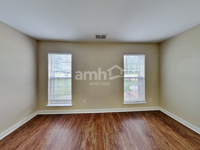 Photo - 1501 Williamsburg Ln