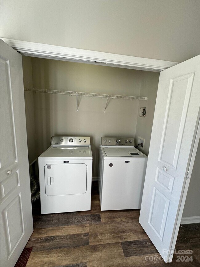 Photo - 5541 Seths Dr