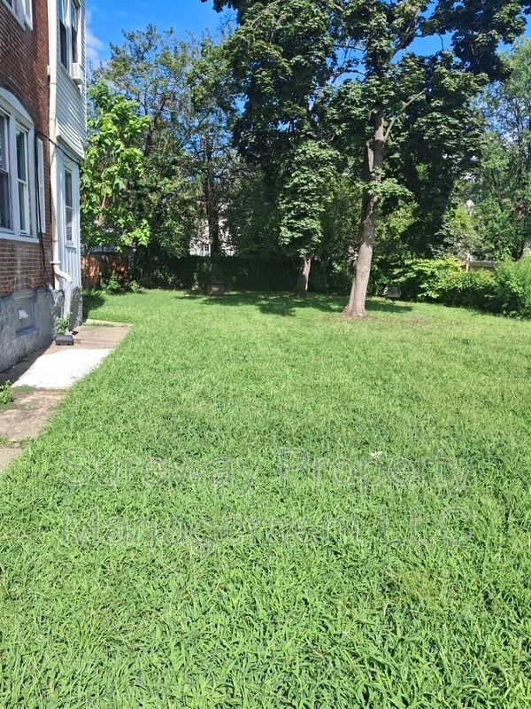 Photo - 401-403 Champion Ave Unidad A