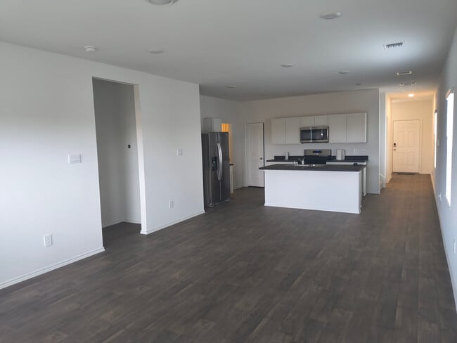 Photo - Room in House on Arnold Lp