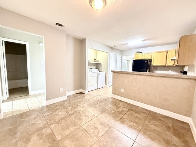 Photo - 5200 Carol Ave