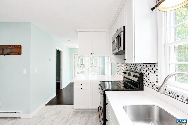 208 Surrey Rd