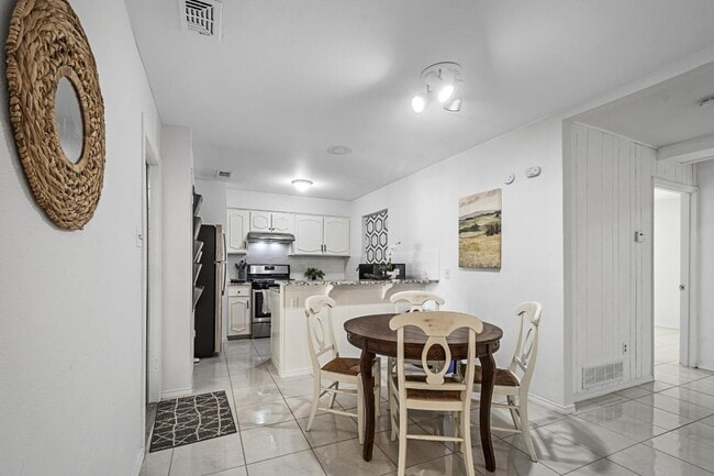 1009 High Point Rd
