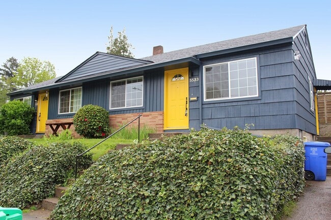Building Photo - 5535-5535 SE 17th Ave Rental