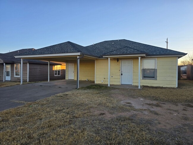 Building Photo - Updated and available now!