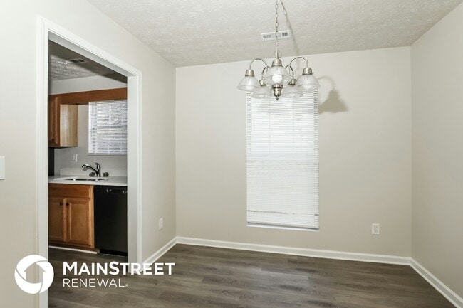 Photo - 955 Foxworthy Ln