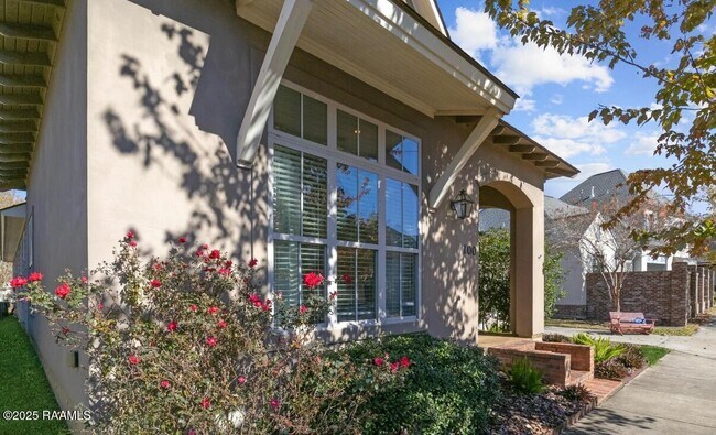 Photo - 100 Deysbrook Ln