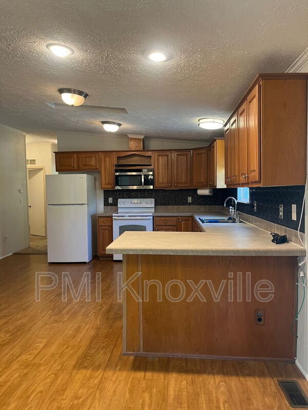 Photo - 8821 Trout Rd