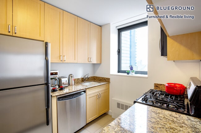 Photo - 235 W 48th St Unit FL17-ID141