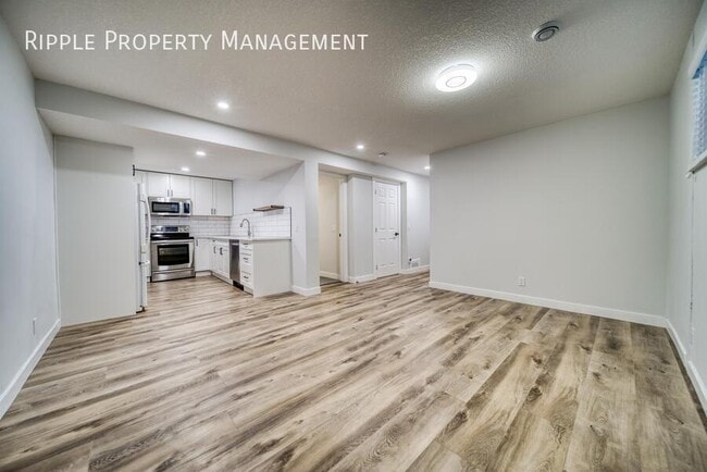 Photo - 2 bedroom+ den 1 bathroom basement in the community of Dalhousie