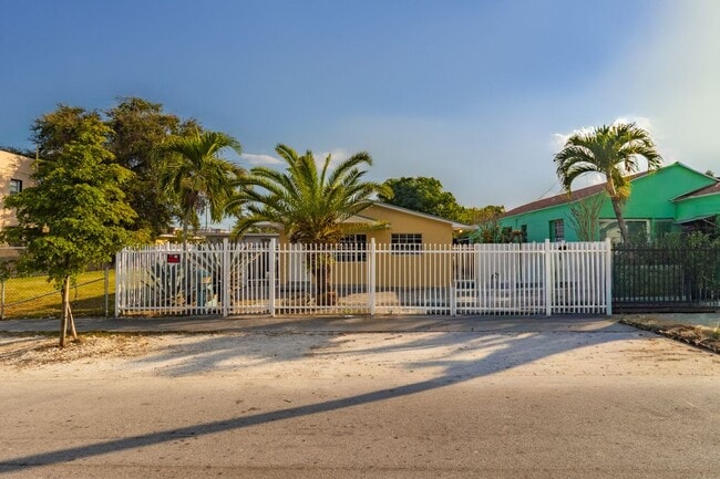 Photo - 1518 NW 65th St