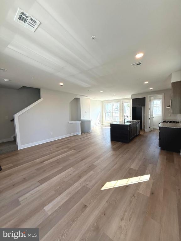 Building Photo - 4129 Ridgeview Ave