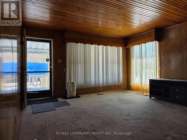 Photo - 136 Wharf St