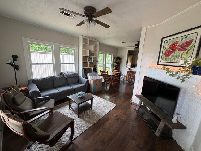 Photo - 532 Middleton Dr