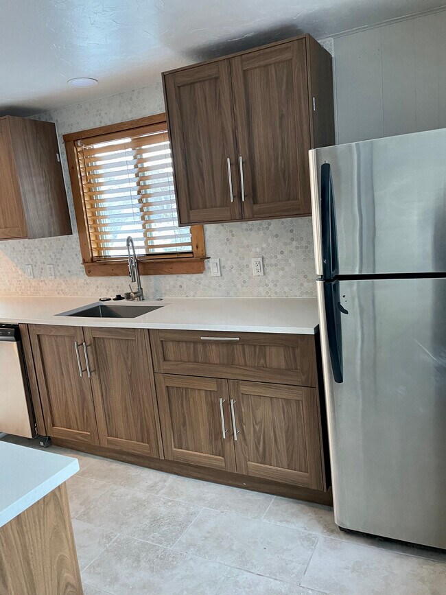 Photo - 415 Aspen Dr