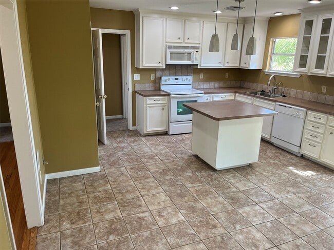 Photo - 313 Mackeral St