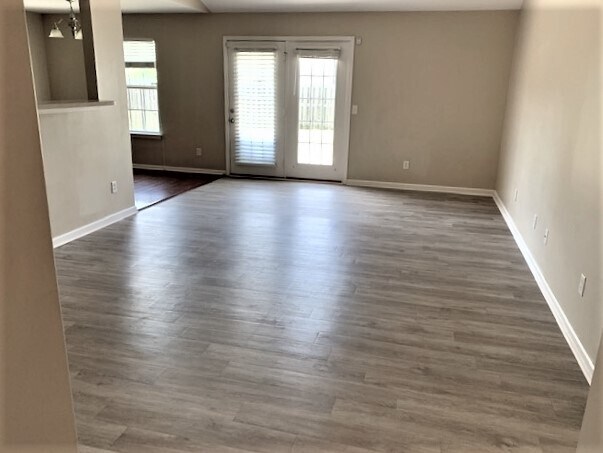 Photo - 8 Sandy Point Way