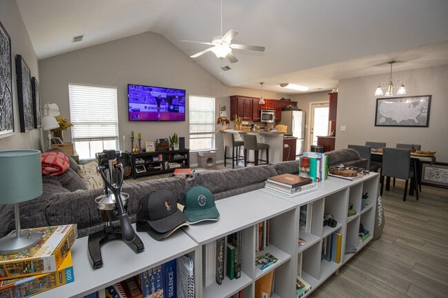 Photo - Spacious 3BR in Myers Creek – Fenced Yard, Workshop w/ Electricity & Bright Open Living!