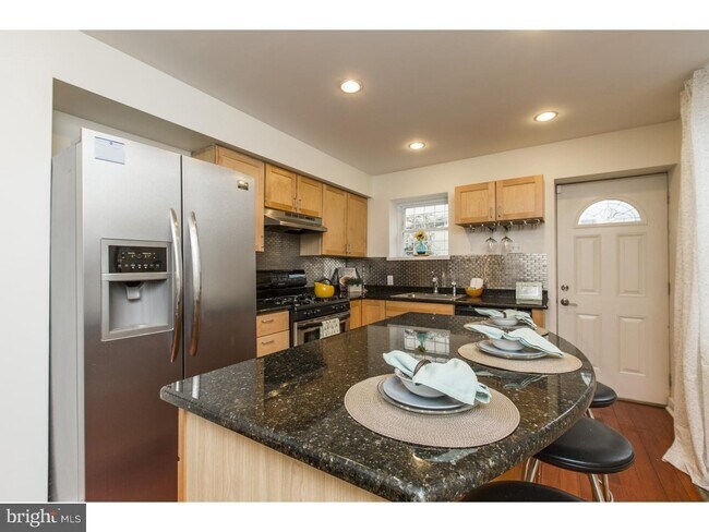 Photo - 856 N 20th St