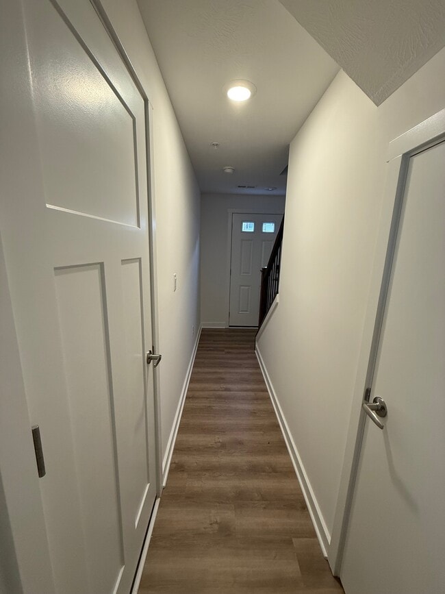 Photo - 179 Lockheed Dr