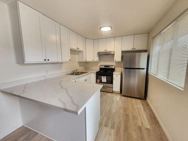 Photo - Alamo Apartments 6333 Unidad E