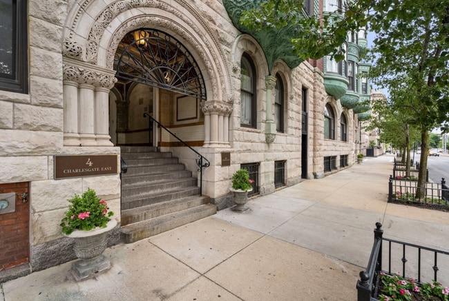 Building Photo - 4 Charlesgate E Unit 603