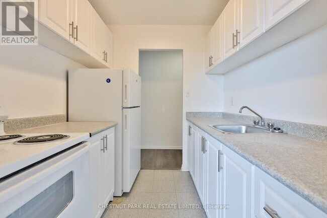 Photo - 900 Glen St Unit 512