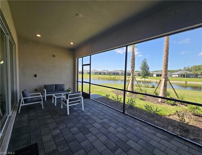 Photo - 5897 Sunningdale St