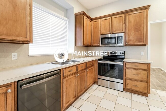 Photo - 4 Bedroom Pet-Friendly Home in Moore, OK with Main Street Renewal