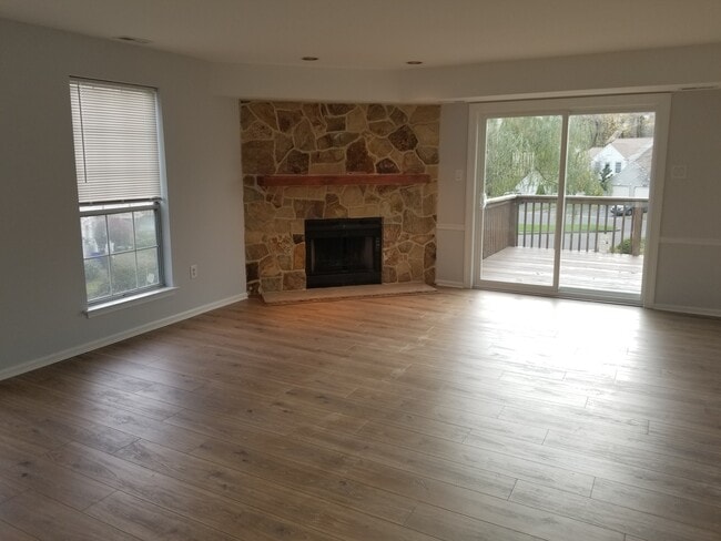 Photo - 1722 McNelis Dr
