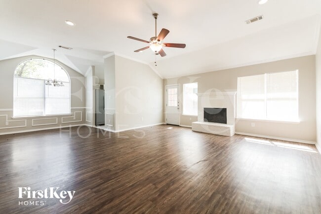 Photo - 415 N Gaston Dr
