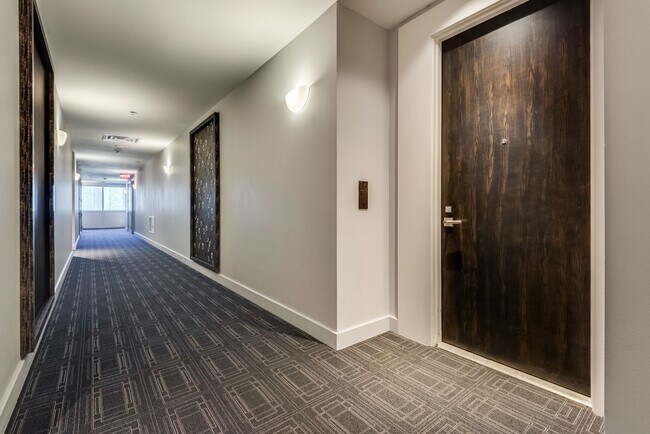 Photo - The Martin 1607-City/Strip Views from this...