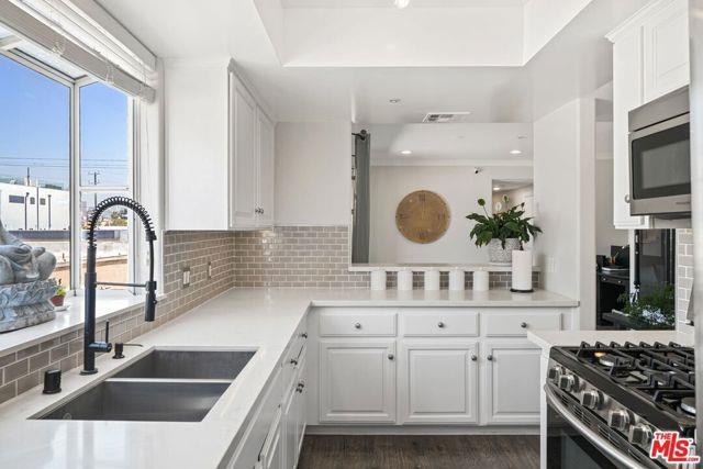 Photo - 1842 Greenfield Ave Condo Unit 301