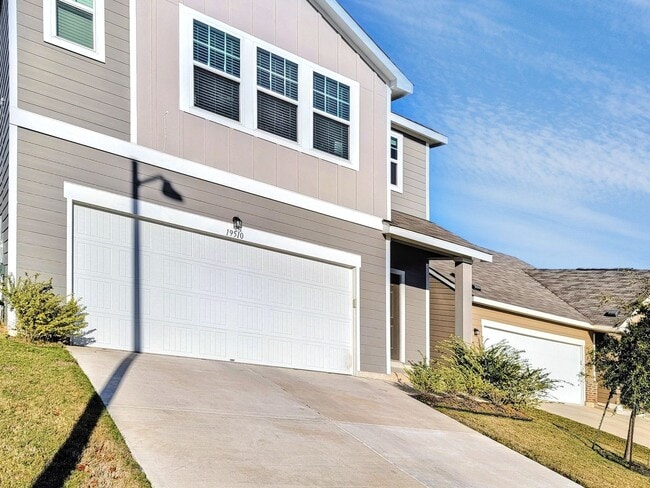 Photo - Beautiful 5 BR / 3 BA Home for Rent in Pfl...