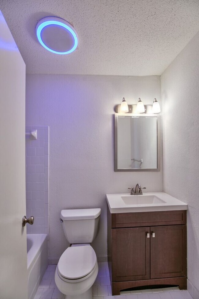 Photo - 407 E Carolina St Unit 121