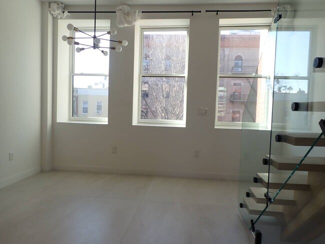 Building Photo - 1511 Pacific St Unit 2