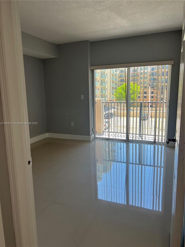 Photo - 3410 Coral Wy Unit 404