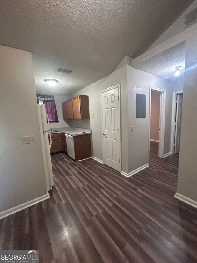 Photo - 214 Baltic Ct