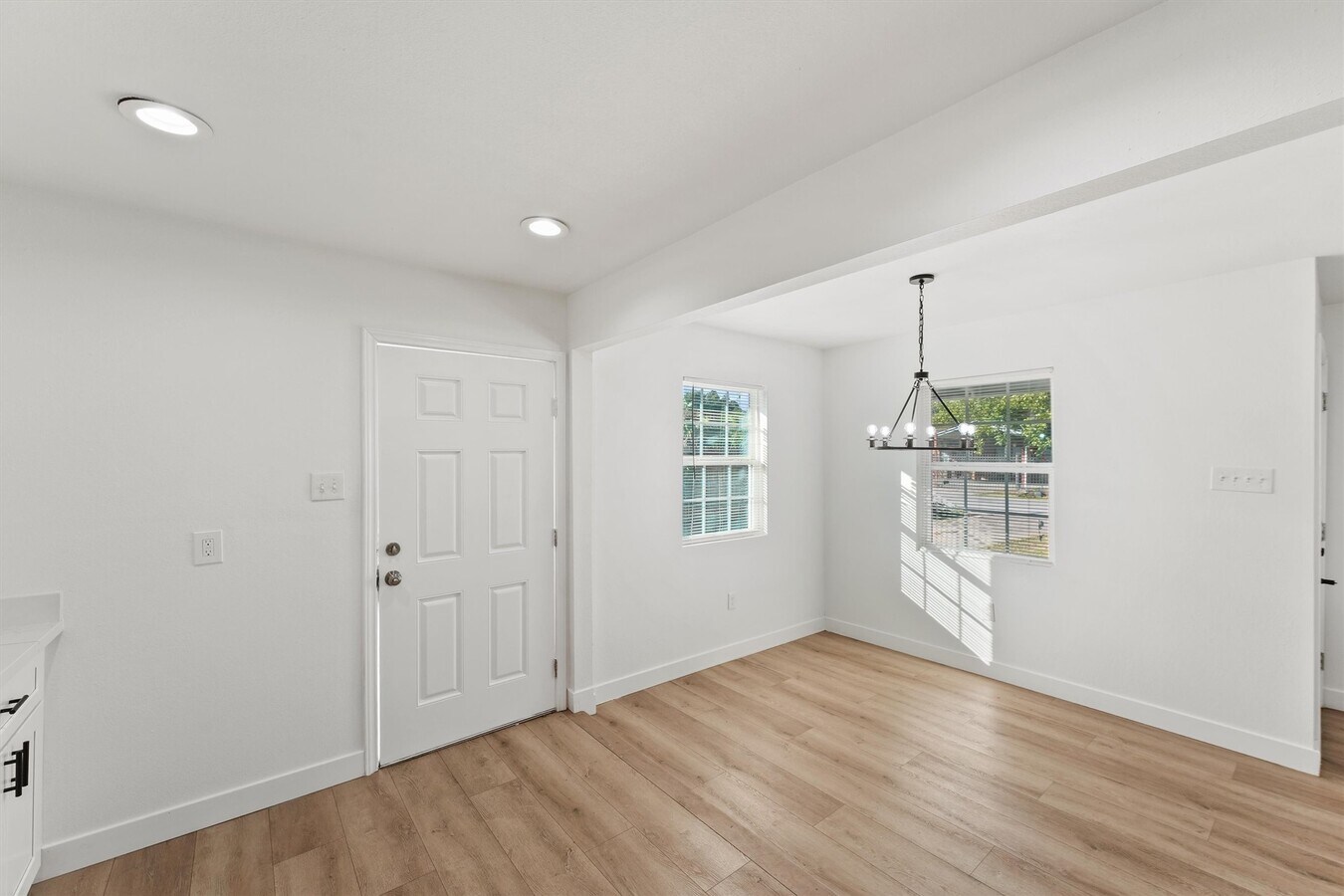 Photo - 5406 Firefly St