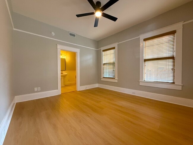 Photo - 2813 N Morgan St Unidad 2813 N Morgan St